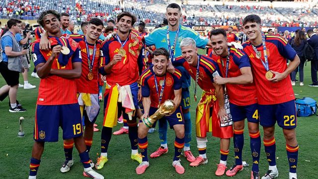 Peligra el homenaje a los campeones del mundo en el Camp Nou por la actuación policial en Elche