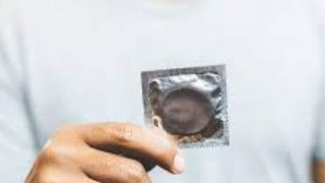 Pub sends condoms with new year party invite, Cong files complaint