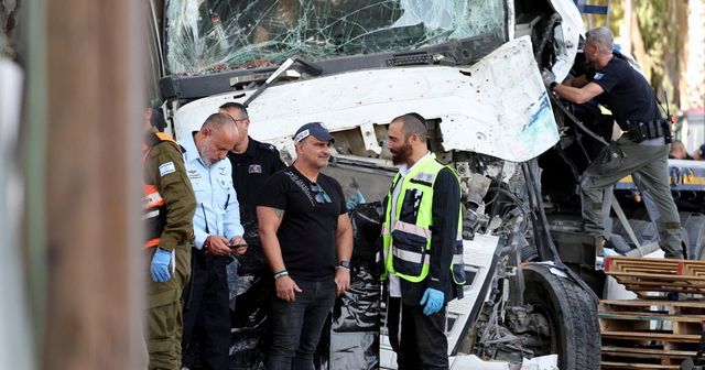 Szándékosan hajtott a tömegbe egy kamion Izraelben, több tucat sebesült van