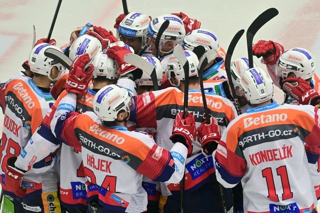 ŽIVĚ: Hokejová extraliga Kladno – Pardubice