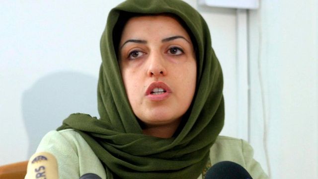 Iran, esce di prigione la premio Nobel Narges Mohammadi