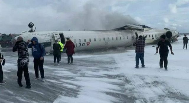 Incidente aereo all'aeroporto di Toronto, almeno 8 feriti