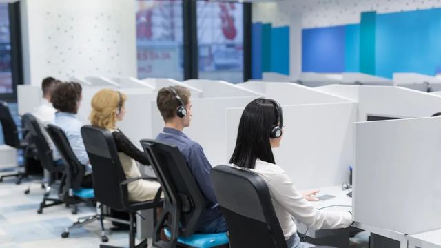 Los trabajadores del 'contact center' tendrán un día libre extra si su descanso cae en festivo