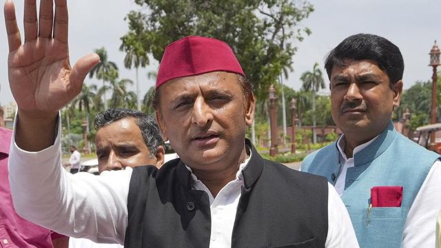 Those who cause pain can’t offer succour: Akhilesh’s dig at Keshav Maurya over teacher recruitment