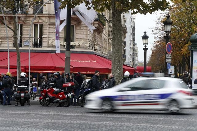 Ozbrojená skupina přepadla ve Francii vězeňský vůz: Útok nepřežili dva dozorci, vězeň uprchl