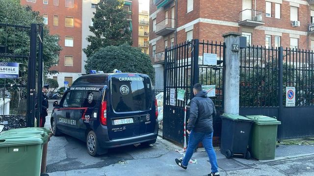 Donna trovata morta a Milano, indagano i carabinieri