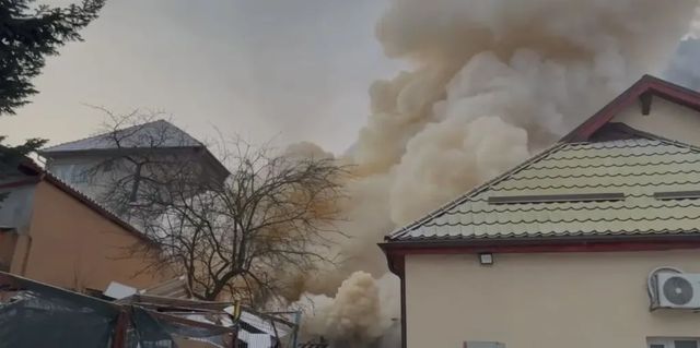 Alertă la Spitalul Militar din Brașov. Incendiu în curtea unității medicale