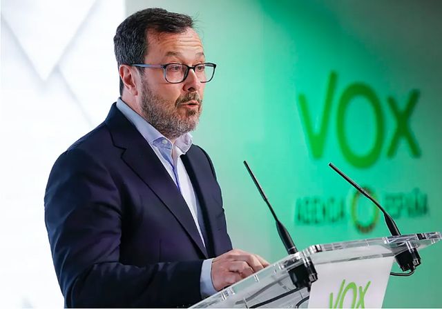 Vox pide una comisión en el Senado para investigar la 'ley de nietos' y llama al PP a «arremangarse» contra Sánchez