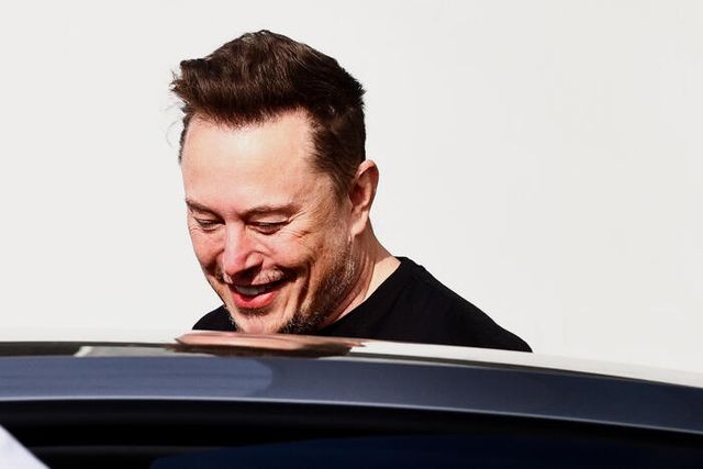 Elon Musk annuncia il robotaxi di Tesla a guida autonoma