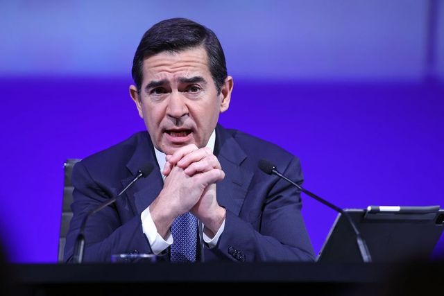 El BBVA se abre a controlar al Sabadell con solo el 30% de las acciones