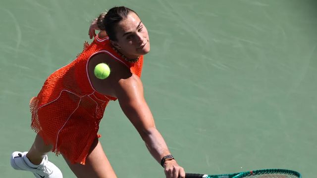 Aryna Sabalenka complains about the smell of marijuana during her US Open match