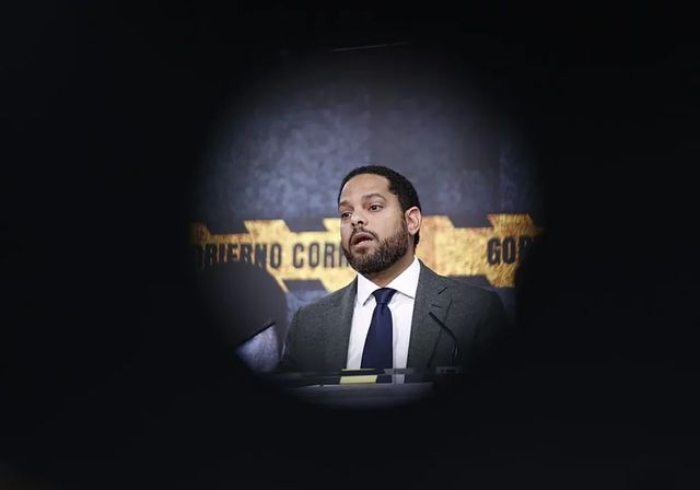 Feijóo toma las riendas de las negociaciones con Vox en Aragón y Extremadura