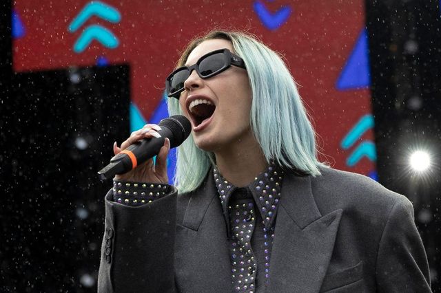 Paola e Chiara debuttano al Prima Festival di Sanremo 2024 con un look da vere dive