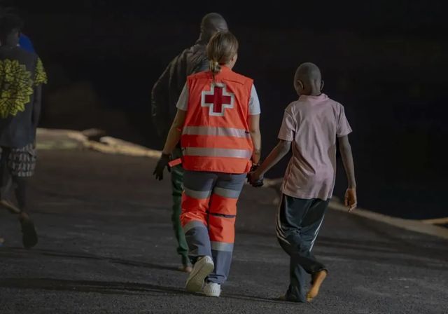 La Comunidad de Madrid rechaza el plan del Gobierno de trasladar 400 migrantes a Pozuelo