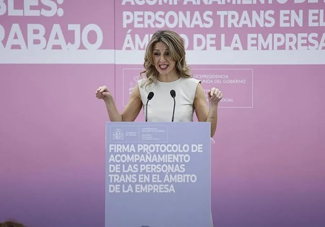 Díaz dará margen a los convenios colectivos para decidir qué pluses pueden absorberse con el salario mínimo