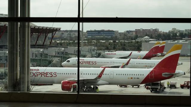 Las aerolíneas avisan de que la conectividad con Canarias y Baleares está en peligro por impagos del Gobierno