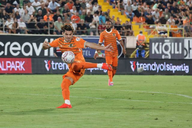 Ianis Hagi, pasă de gol în Alanyaspor - Goztepe