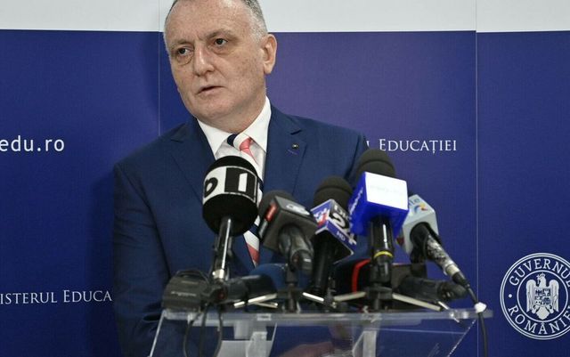Sorin Cîmpeanu a demisionat. Ministrul Educației a fost acuzat de plagiat