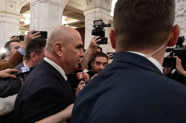 Bolojan: „Zarurile au fost aruncate, suntem la început de criză”. PSD vrea un premier marionetă