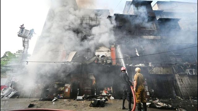 Fire at Mayur Vihar market, none hurt