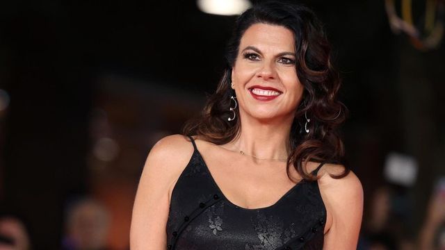 Geppi Cucciari non sarà a Un giorno da pecora: nella prossima stagione il microfono a Nancy Brilli