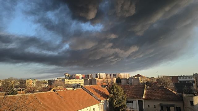 Incendiu la o fabrică de polistiren din Arad