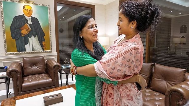 Hemant Soren's wife meets Sunita Kejriwal in Delhi
