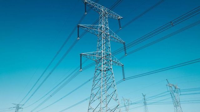 Comisia Europeană aprobă o schemă de ajutor de stat de 150 de milioane de euro pentru stocarea energiei în România