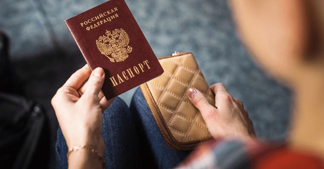 UE va suspenda acordul de facilitare a vizelor cu Rusia