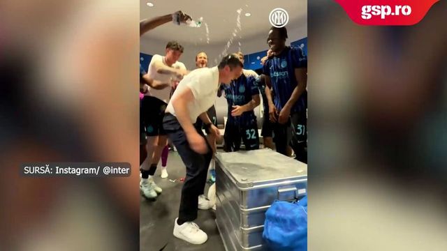 Cristi Chivu a sărbătorit în vestiar alături de echipă, după ce a luat titlul