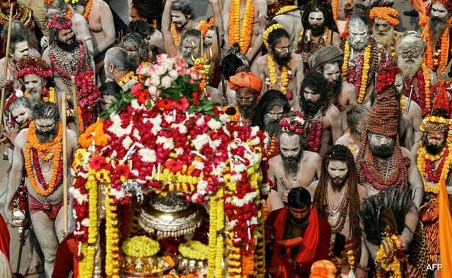 25 Lakh Take Dip In Sangam Before Maha Kumbh Mela Begins In Prayagraj