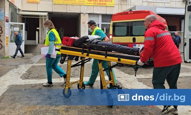 Младежи на 17 и 18 години загинаха при катастрофа на две коли в Смолянско