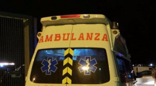 Anzio, 19enne picchiato e poi investito con un’auto: è ricoverato in ospedale