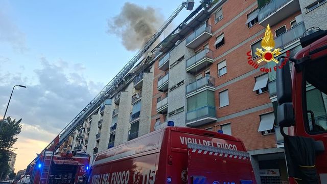 Milano, due vittime in un rogo scoppiato in appartamento