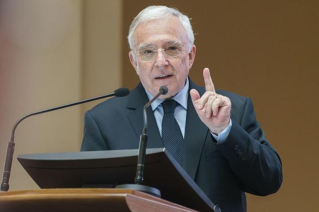 Isărescu arată pisica Guvernului: Corecția fiscală în România