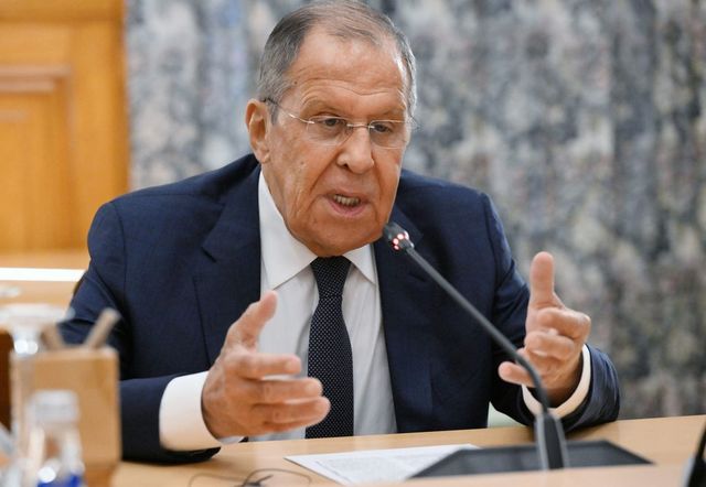 Rusia își reia retorica nucleară și amenință din nou cu Al Treilea Război Mondial. Lavrov: Occidentul se joacă cu focul