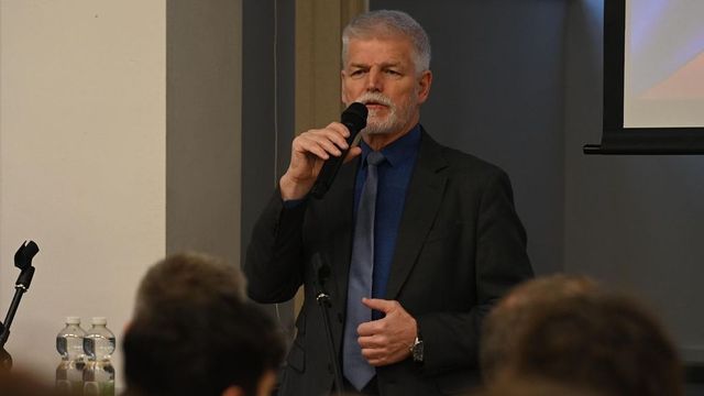 Trumpův styl je jako arabský bazar, Evropu ale přiměl jednat, řekl Pavel