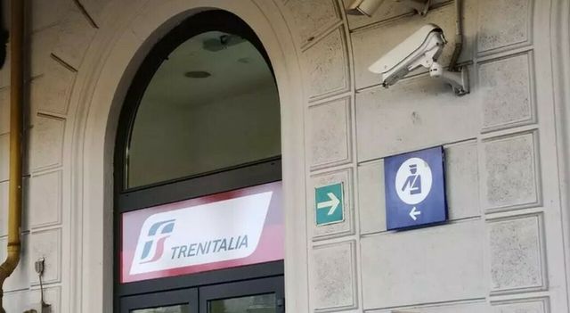 Bologna, capotreno ucciso a coltellate nel parcheggio della stazione
