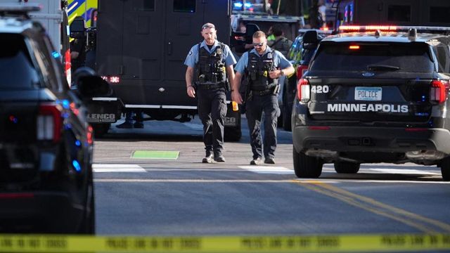 Minneapolis apartment shooting leaves two dead, three officers injured