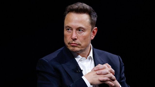 “Ti regalo un cavallo se fai se**o con me”: bufera sul multimilionario Elon Musk che avrebbe molestato due dipendenti e una ex stagista