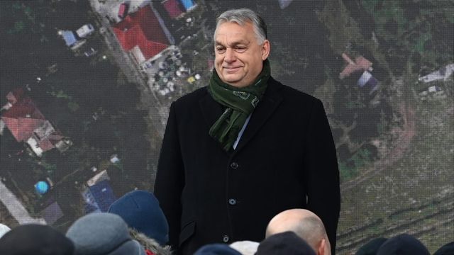 Orbán Viktorhoz mint nagyapához fordult Magyar Péter