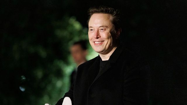 Megszületett Elon Musk tizennegyedik gyermeke, Seldon Lycurgus