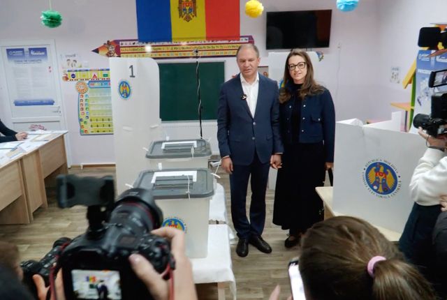 Ion Ceban, alături de soție, la urna de vot: „Am votat împotriva fricii”