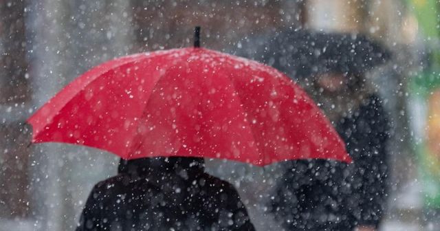 Ploi în aproape toată țara, lapoviță și ninsoare în centru și nord, iar la munte cod galben de viscol