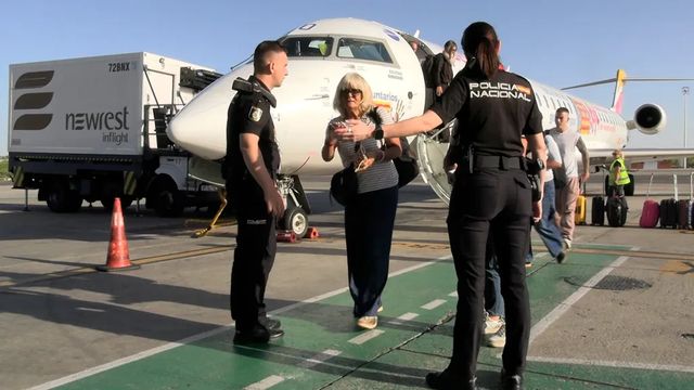 España realiza controles a 199 pasajeros de terceros países en el primer día de fronteras con Italia