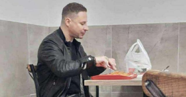 Hadházy Ákos szerint egy siófoki étteremben fotózták le a házi őrizetben lévő Schadl Györgyöt