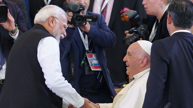 BJP Leaders Hit Back After Congress' Kerala Unit Mocks PM Modi Over Meeting With Pope Francis