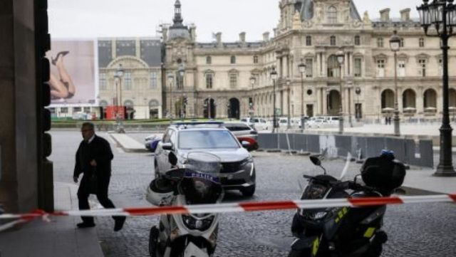 O nouă alertă cu bombă la Palatul Versailles. Palatul a fost evacuat