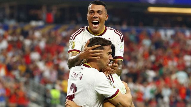 Mikel Merino mete a España en cuartos