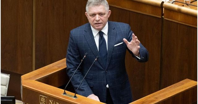 Robert Fico pregătește ieșirea Slovaciei din Uniunea Europeană, acuză opoziția de la Bratislava